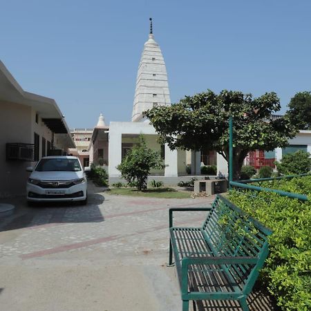 Radha Madhav Ashram วรินดาวัน ภายนอก รูปภาพ