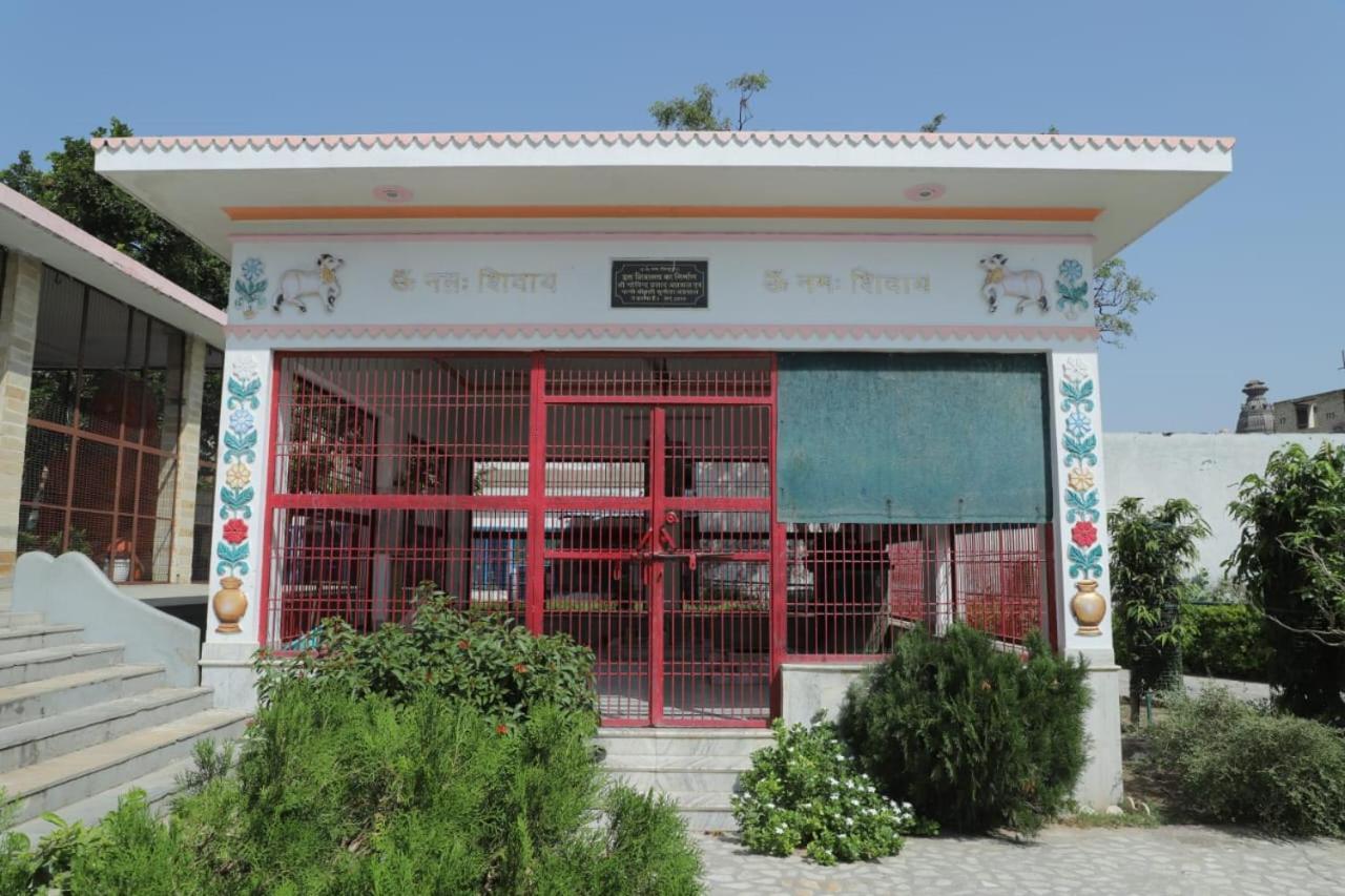Radha Madhav Ashram วรินดาวัน ภายนอก รูปภาพ